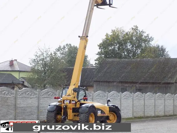Телескопический погрузчик Caterpillar TH330B 2006 года б/у