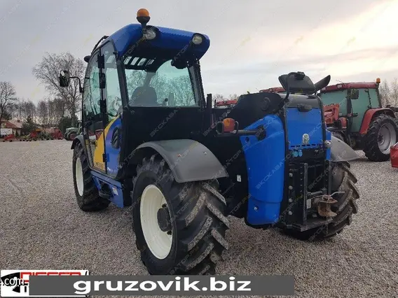 Телескопический погрузчик New Holland LM 5060 PLUS 2011 года б/у фото 3
