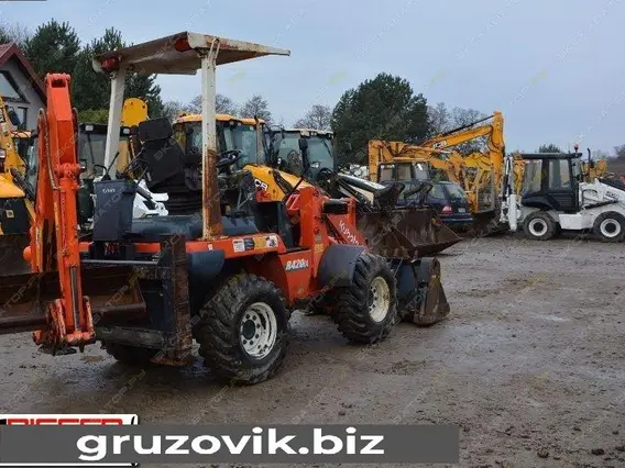 Экскаватор-погрузчик Kubota R420 2005 года б/у фото 6