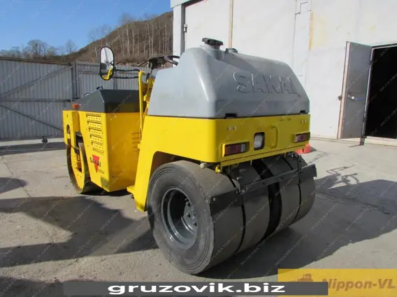 Дорожный каток Sakai TW500W 2007 года б/у фото 4