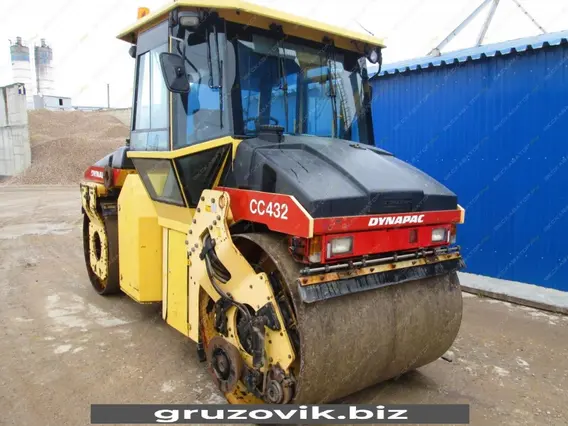 Дорожный каток Dynapac CC424HF 2005 года б/у фото 2