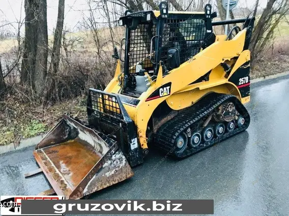 Фронтальный погрузчик Caterpillar 257B 2005 года б/у