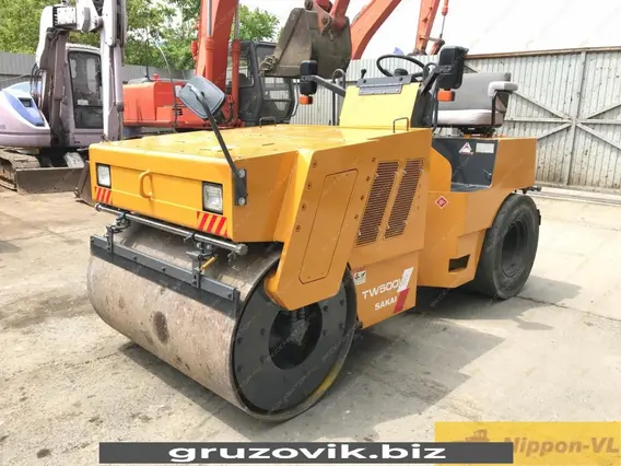 Дорожный каток Sakai TW500 2005 года б/у