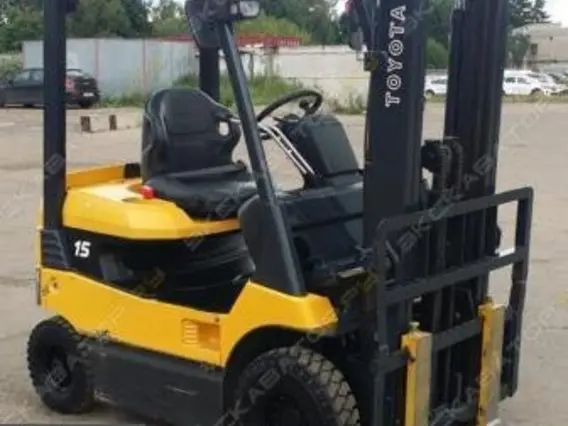 Вилочный погрузчик Toyota 7FB15 (7FBH15) 2001 года б/у
