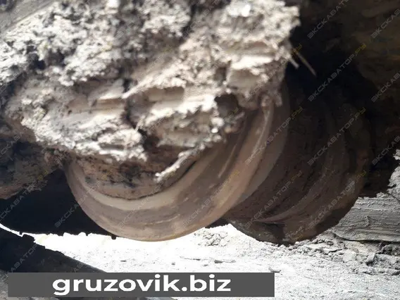 Экскаватор Hyundai R 220LC-9S 2013 года б/у фото 9