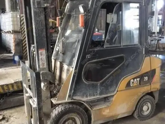 Вилочный погрузчик Caterpillar DP20CNT 2016 года б/у