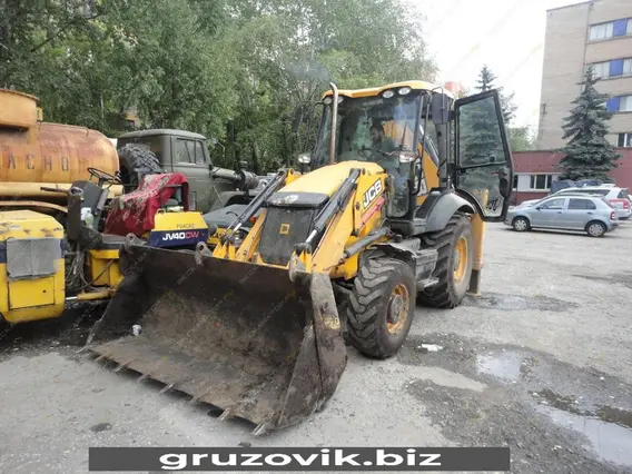 Экскаватор-погрузчик JCB 3CX 2013 года б/у