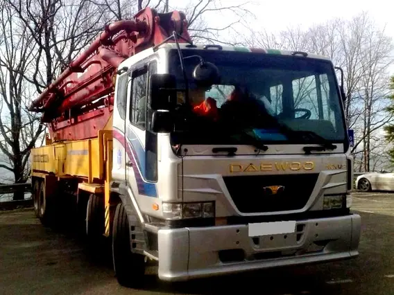 Бетононасос Daewoo Novus 2002 года б/у
