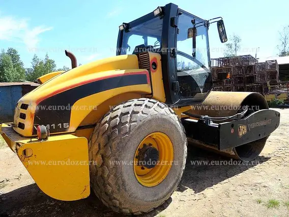 Дорожный каток JCB Vibromax VM115D 2008 года б/у фото 4