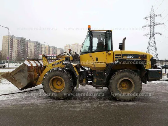 Фронтальный погрузчик Komatsu WA 250 5H 2005 года б/у фото 3