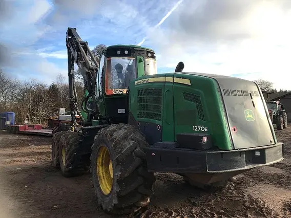 Харвестер John Deere 1270E 2010 года б/у фото 4