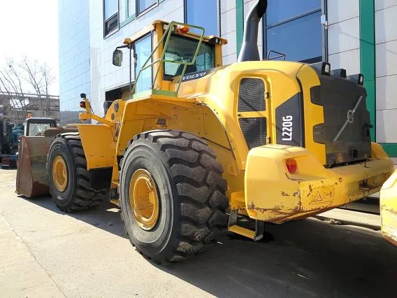 Фронтальный погрузчик Volvo L220 G 2014 года б/у фото 3