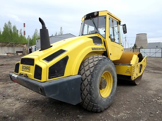 Дорожный каток Bomag BW 213 DH-4 2013 года б/у фото 4