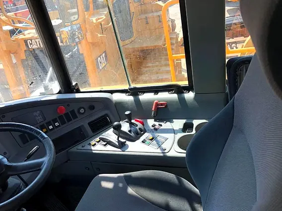 Карьерный самосвал Volvo A30 2004 года б/у фото 4
