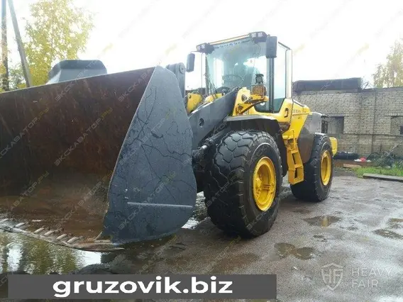 Фронтальный погрузчик Volvo L120F 2010 года б/у фото 2