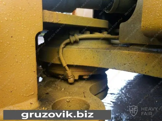 Фронтальный погрузчик Volvo L120F 2010 года б/у фото 6