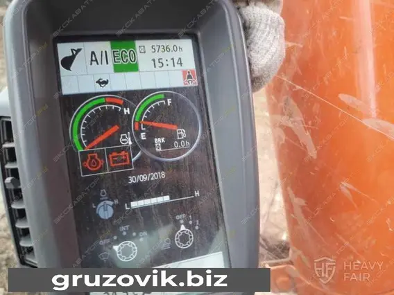 Экскаватор Hitachi ZX240LC 2013 года б/у фото 6