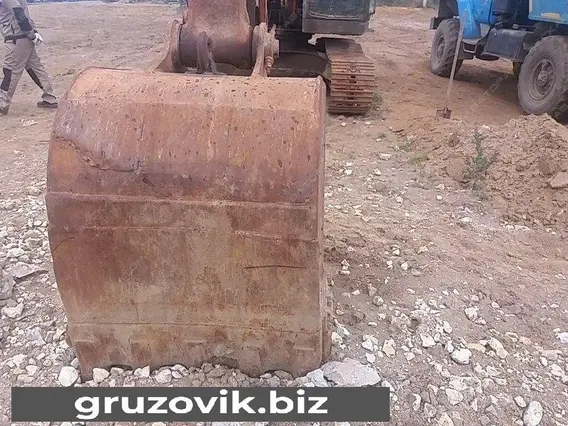 Экскаватор Hitachi ZX200 2005 года б/у фото 5