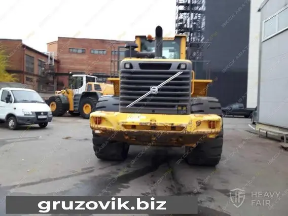 Фронтальный погрузчик Volvo L220F 2010 года б/у фото 3
