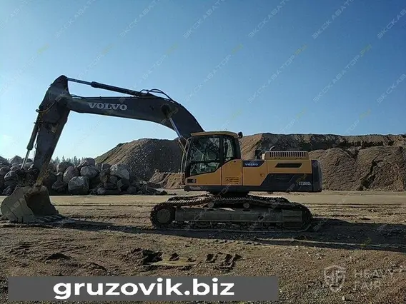 Экскаватор Volvo EC300D 2013 года б/у фото 2
