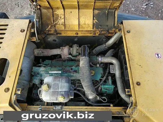 Экскаватор Volvo EC300D 2013 года б/у фото 7