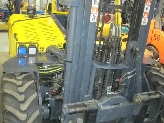 Вилочный погрузчик COMBILIFT Combi-RT 2012 года б/у