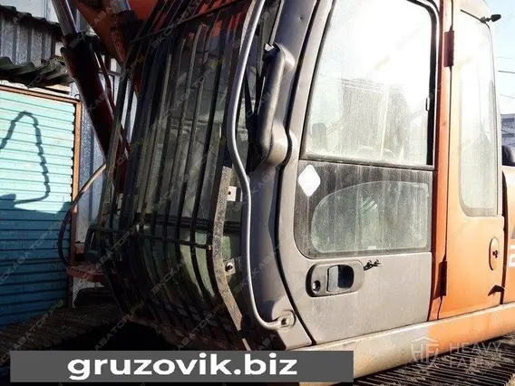 Экскаватор Hitachi ZX200LC 2005 года б/у