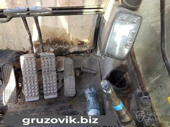 Экскаватор Hitachi ZX200LC 2005 года б/у фото 4