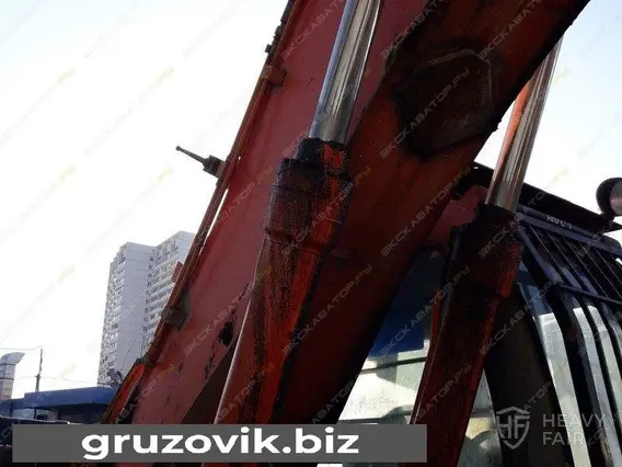 Экскаватор Hitachi ZX200LC 2005 года б/у фото 8
