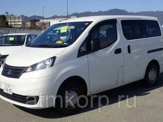 Микроавтобус Mitsubishi DELICA 2015 года б/у
