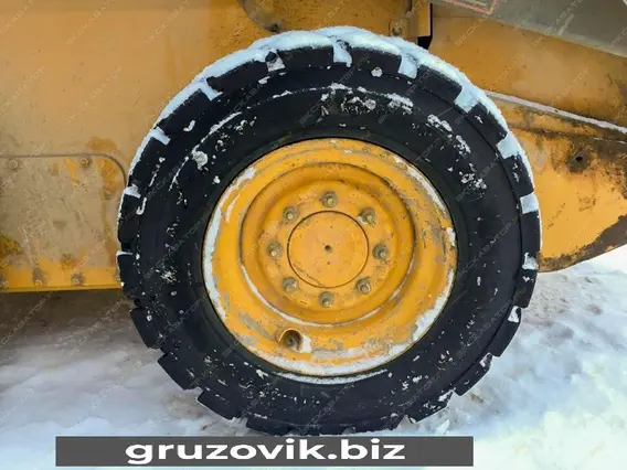 Фронтальный погрузчик John Deere 318d 2012 года новый фото 8