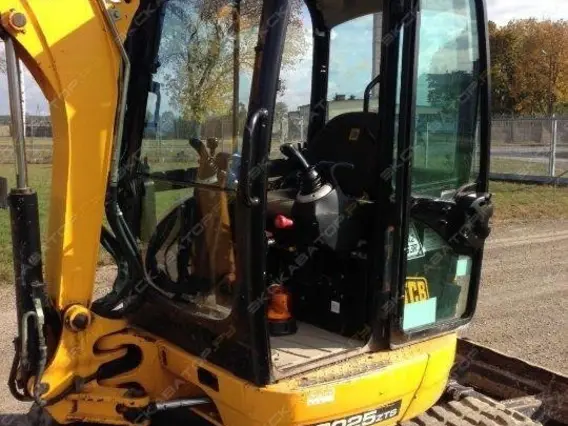 Экскаватор JCB 8025 ZTS 2012 года б/у фото 7