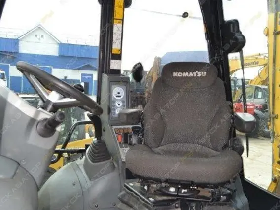 Экскаватор-погрузчик Komatsu WB97S-5 2012 года б/у фото 12