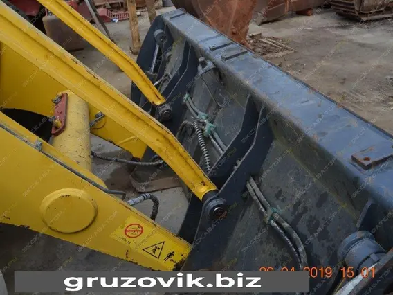 Экскаватор-погрузчик Komatsu WB97S-5 2012 года б/у фото 3