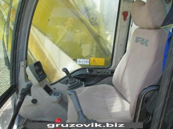 Экскаватор New Holland E215 2005 года б/у фото 9