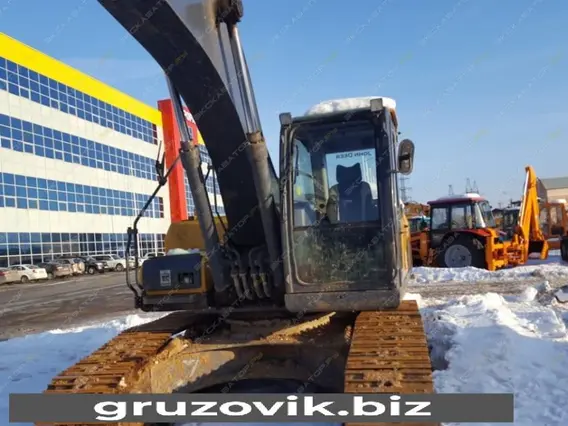 Экскаватор John Deere E210 LC 2013 года б/у фото 2