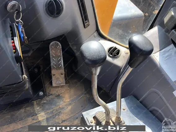Фронтальный погрузчик Shantui SL50W 2013 года б/у фото 13