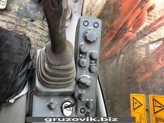 Экскаватор Hitachi ZX200-5G 2014 года б/у фото 10