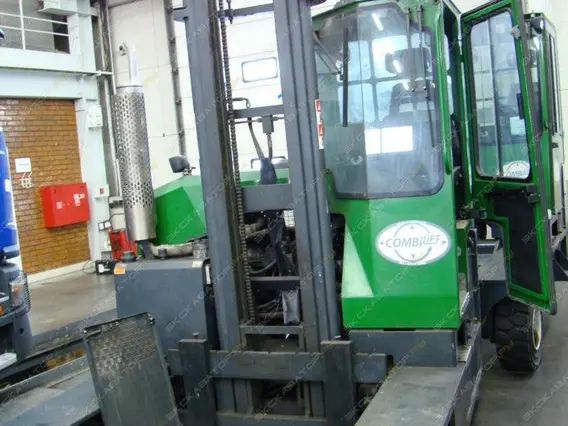 Вилочный погрузчик COMBILIFT C3000 2010 года б/у