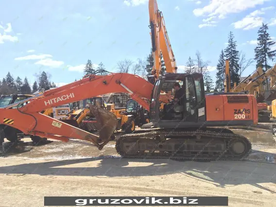 Экскаватор Hitachi ZX200 2011 года б/у фото 3