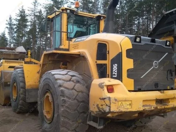 Фронтальный погрузчик Volvo L220G 2014 года б/у фото 2