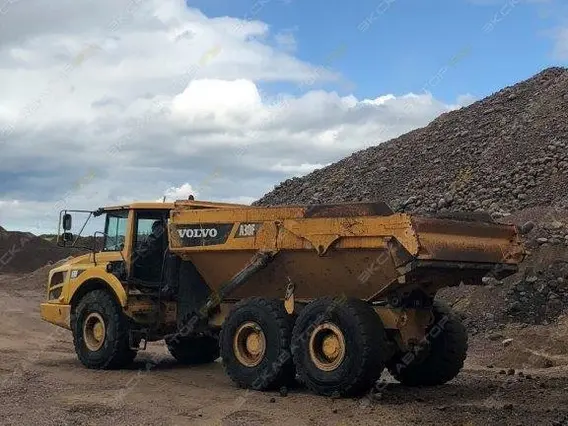 Карьерный самосвал Volvo A30 2011 года б/у