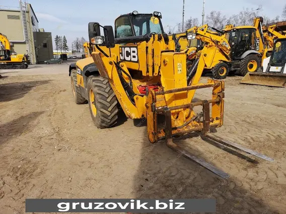 Вилочный погрузчик JCB LOADALL 540-170 2013 года б/у