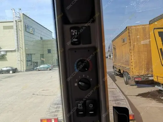 Экскаватор-погрузчик Volvo BL71 2014 года б/у фото 14