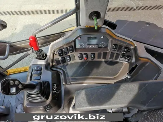 Экскаватор-погрузчик Volvo BL71 2014 года б/у фото 10