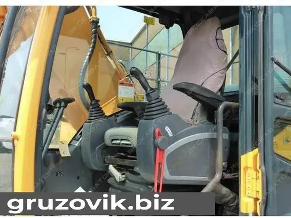 Экскаватор Hyundai R220LC-9A 2015 года б/у фото 13
