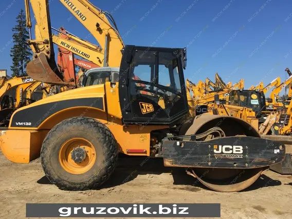 Дорожный каток JCB Vibromax VM 132D 2012 года б/у