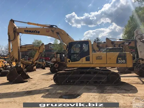 Экскаватор Komatsu PC300-8 2012 года б/у фото 6