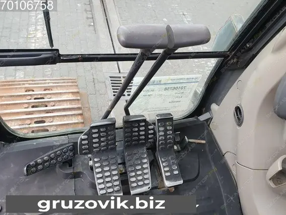Экскаватор Hitachi ZX280LC-3 2010 года б/у фото 12