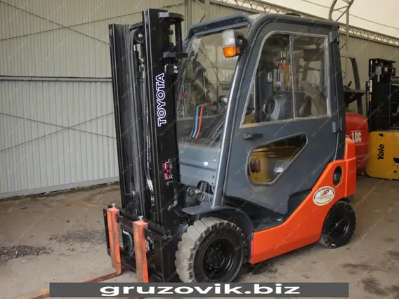 Вилочный погрузчик Toyota 32-8FG15 2011 года б/у фото 4